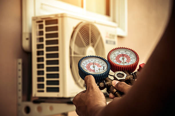 Professional Hvac technician working in Gardiner, ME
